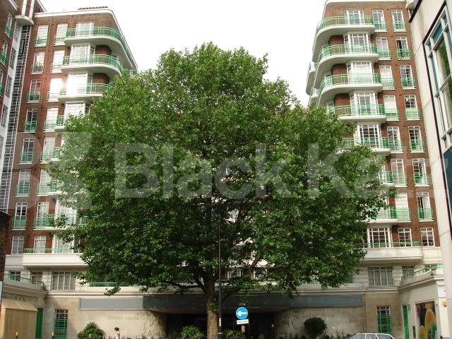 			NEW INSTRUCTION!, 2 Bedroom, 1 bath, 1 reception Flat			 Gloucester Place, MARYLEBONE